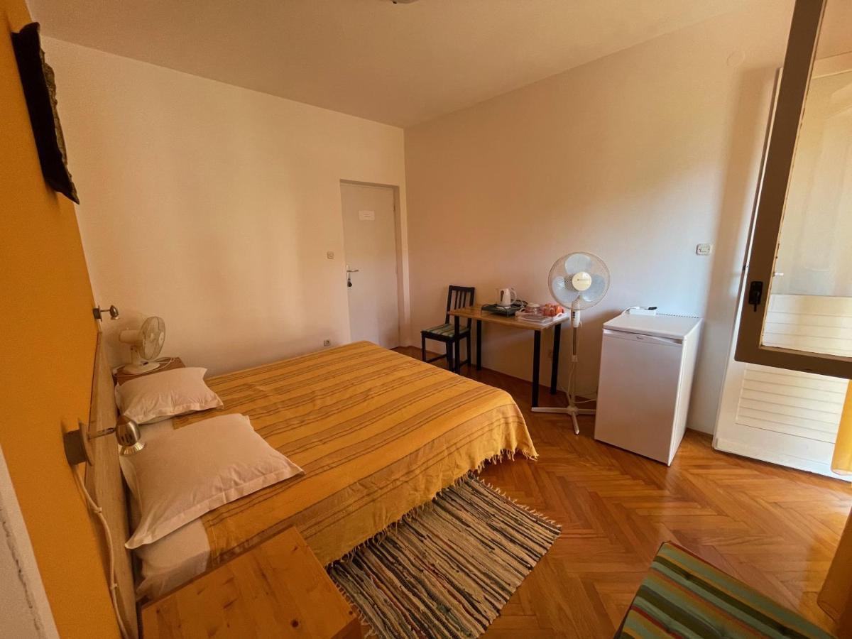 Hvar Guesthouse - Double Bedroom With Private Bathroom Jelsa  Exterior photo