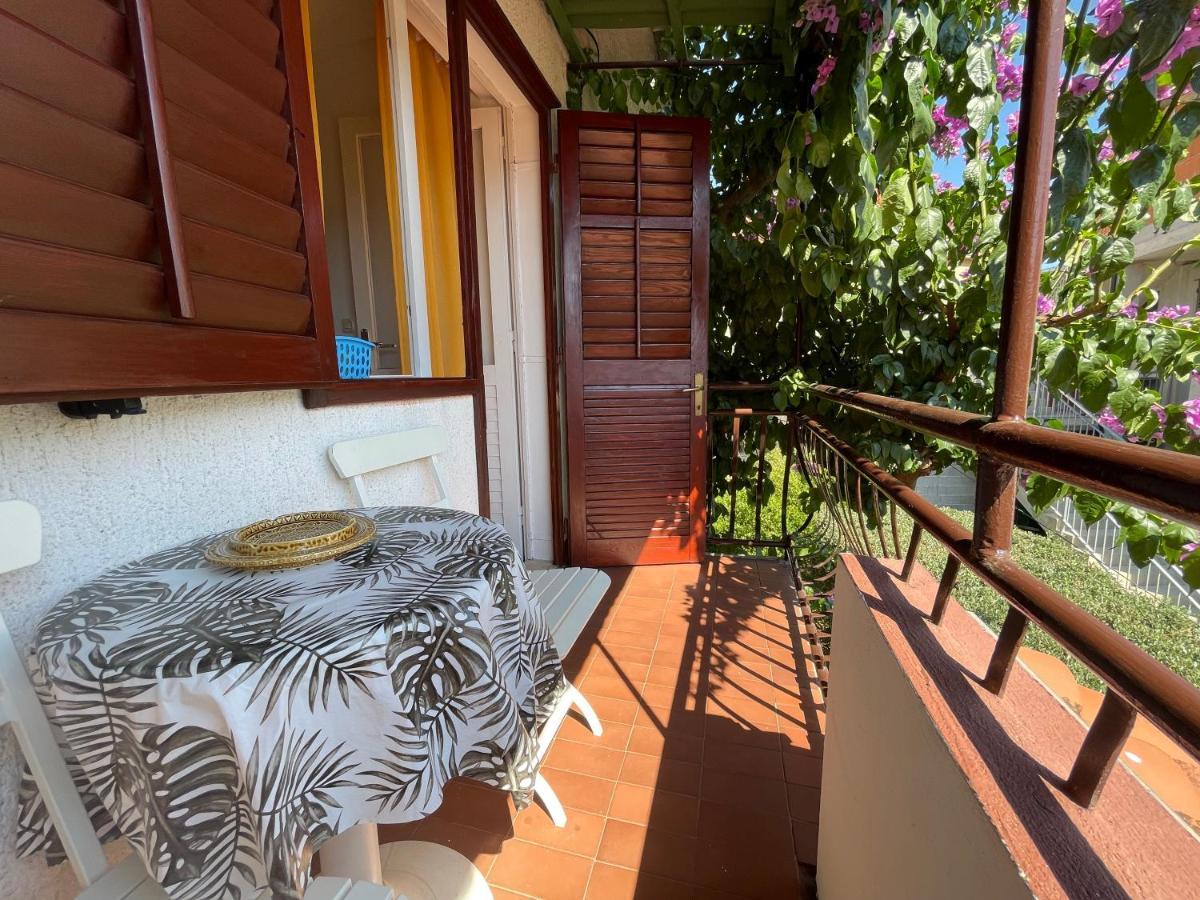 Hvar Guesthouse - Double Bedroom With Private Bathroom Jelsa  Exterior photo